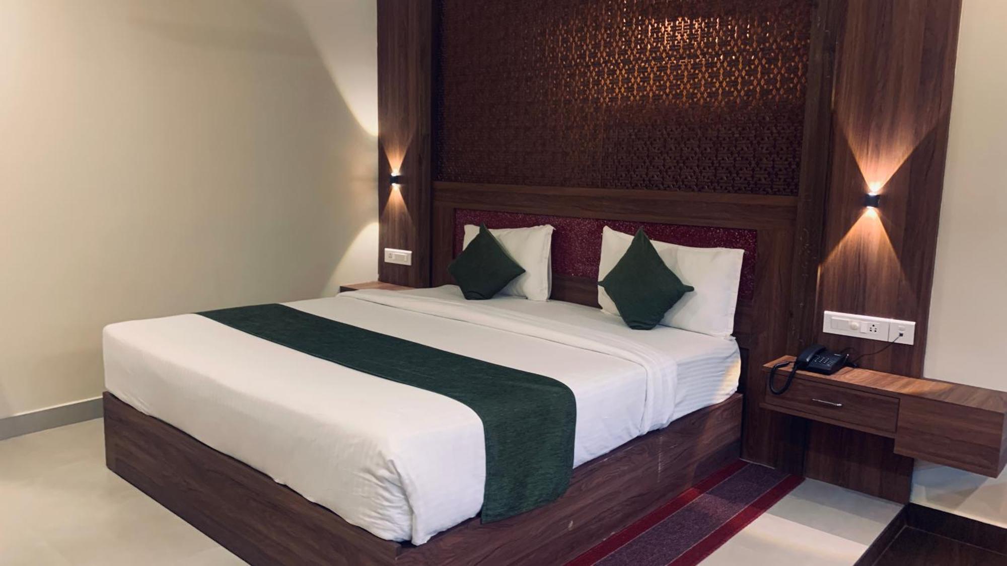 Athirappilly Polaris Resort Kizhake Chalakudi Экстерьер фото